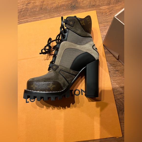 Louis Vuitton Star Trail Ankle Boots, size 6 - Picture 2 of 6